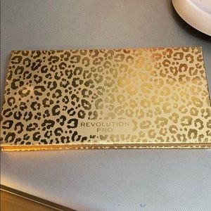 Make up Revolution Pro Luxe Shadow Palette